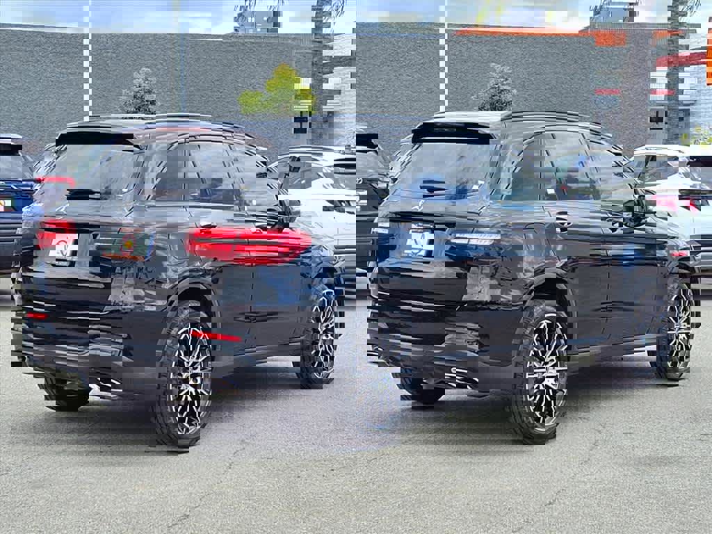 Used 2019 Mercedes-Benz GLC 300 image 4