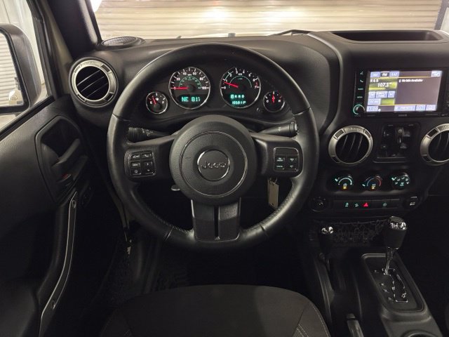 Used 2017 Jeep Wrangler Unlimited Sahara w/ Max Tow Package AWD/4WD image 14