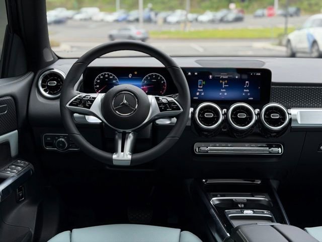 Used 2026 Mercedes-Benz GLB 250 4MATIC image 27