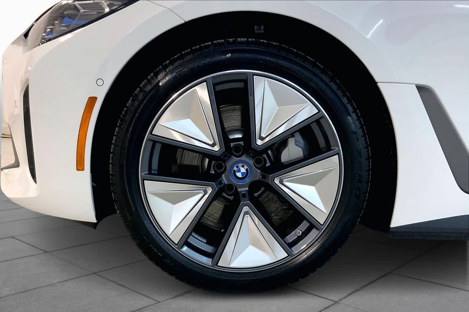 Used 2024 BMW i4 eDrive40 w/ Premium Package RWD image 11