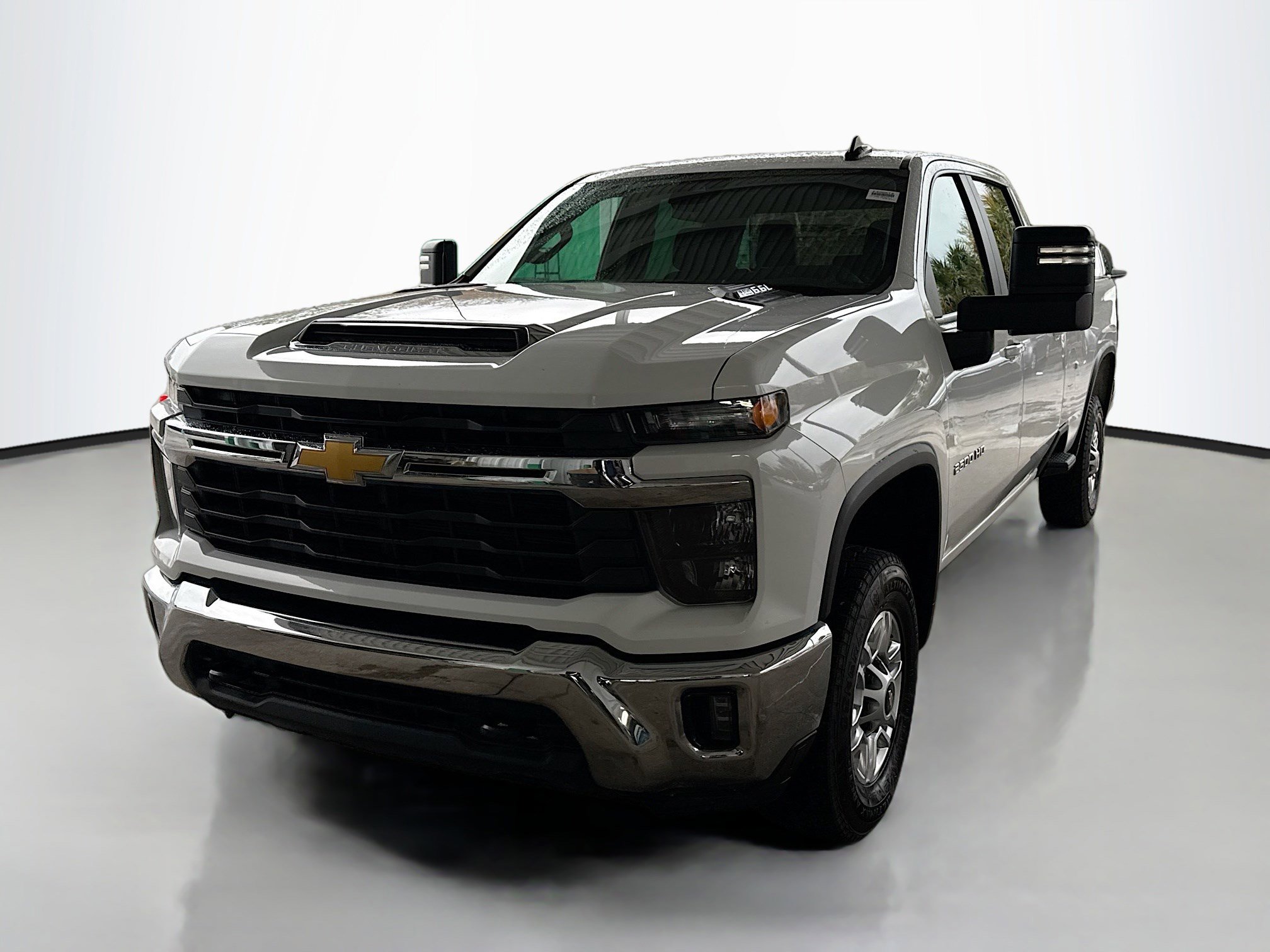 Used 2024 Chevrolet Silverado 2500 LT image 4