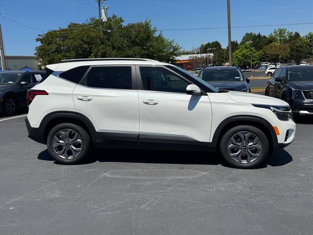Certified 2024 Kia Seltos S FWD image 2