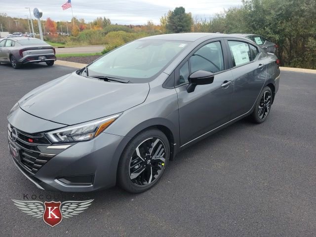 New 2025 Nissan Versa SR w/ Trunk Package
