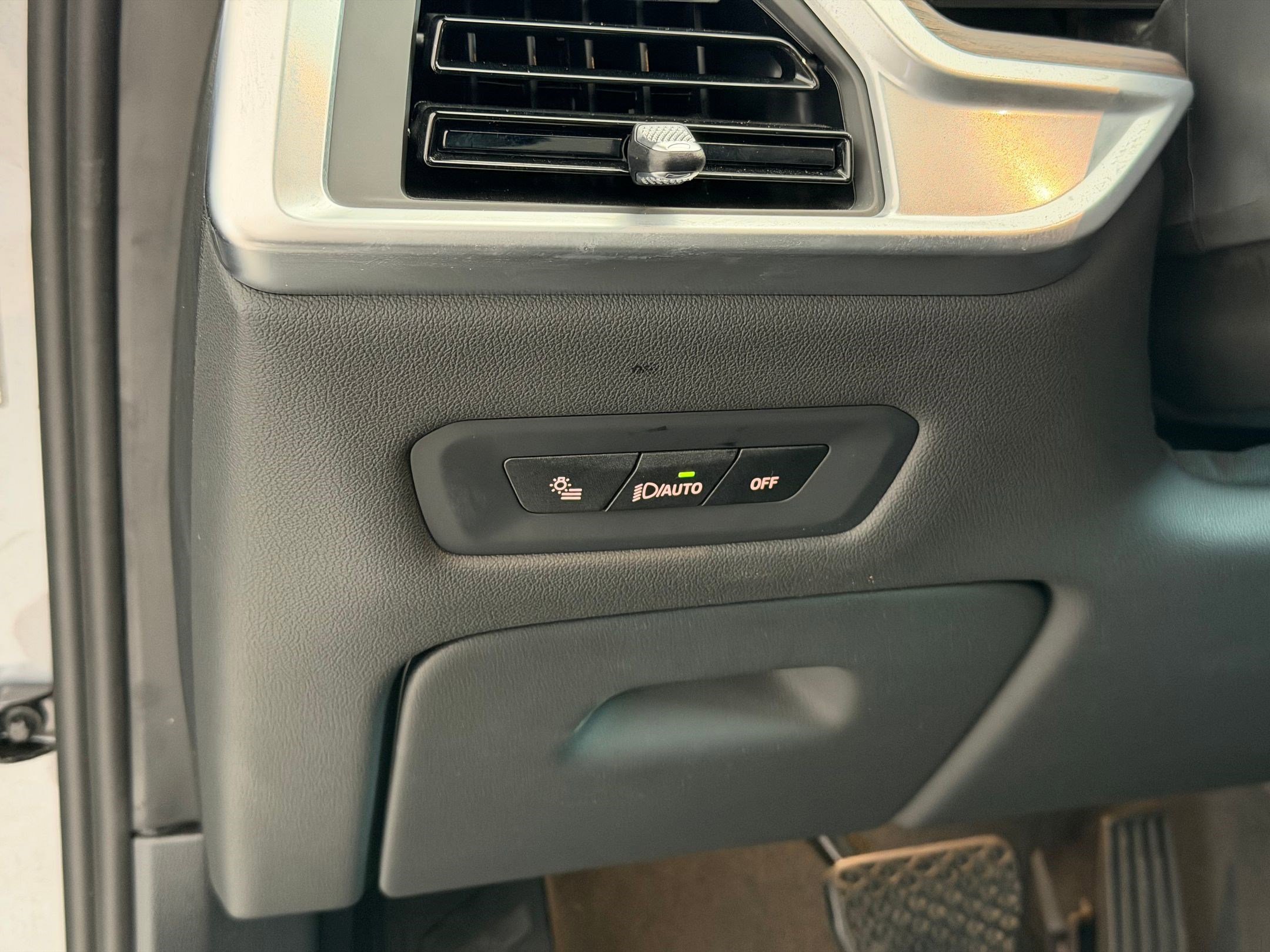 Certified 2024 BMW X5 xDrive40i w/ Premium Package image 20