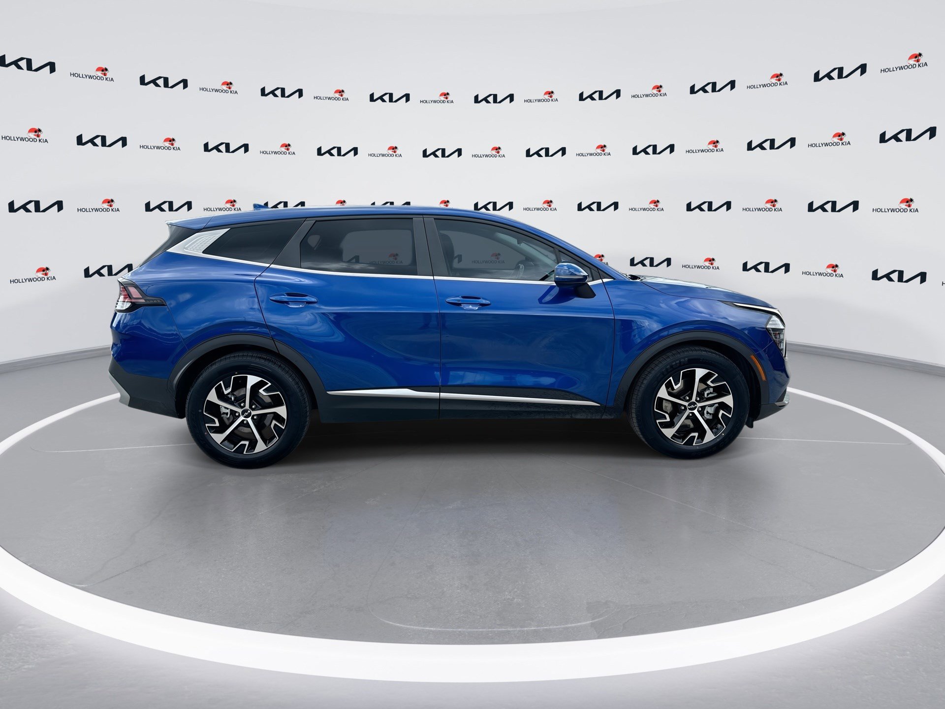 Used 2024 Kia Sportage EX image 9