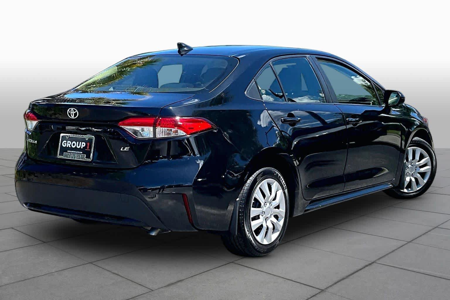Used 2021 Toyota Corolla LE w/ Carpet Mat Package (TMS) FWD image 13