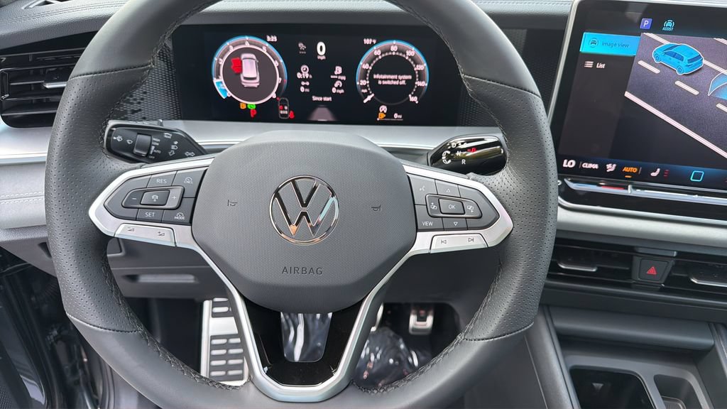 New 2026 Volkswagen Tiguan SE R-Line FWD image 10