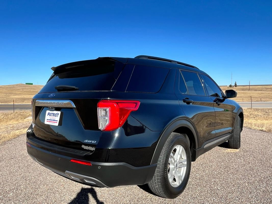Used 2023 Ford Explorer XLT w/ Equipment Group 202A image 5