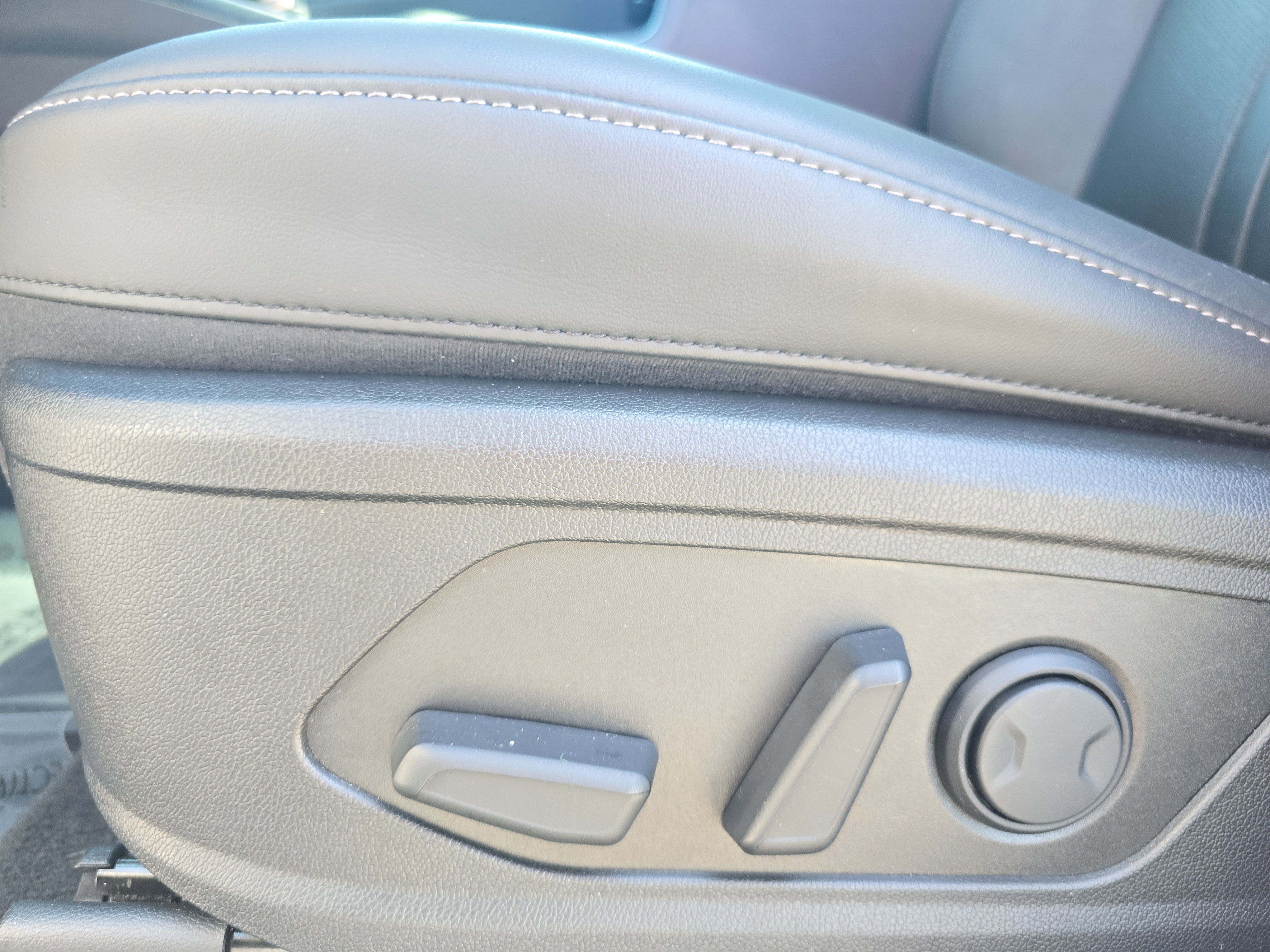 Used 2023 Kia Sorento X-Line EX image 27