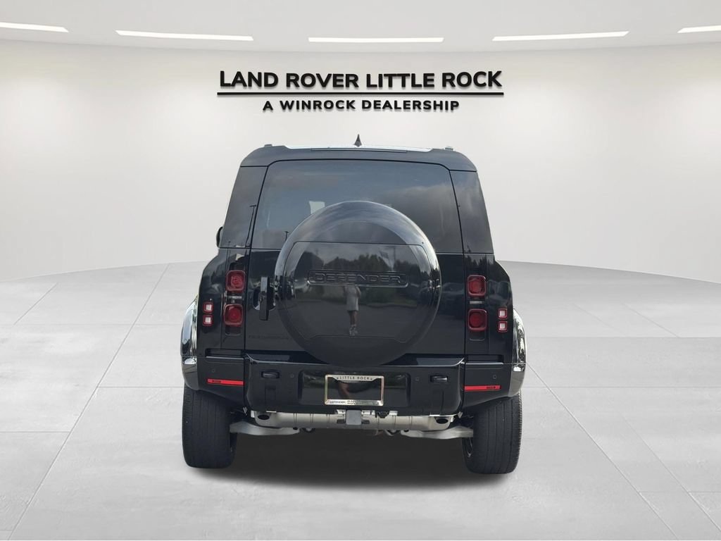 Used 2024 Land Rover Defender 110 X-Dynamic SE AWD/4WD image 7
