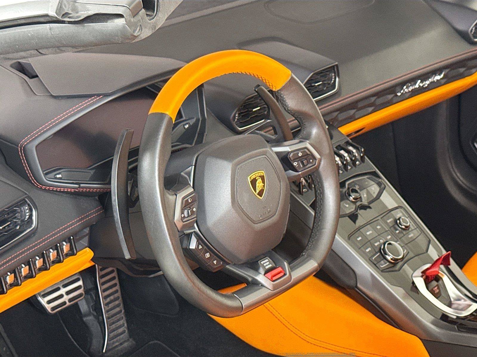 Used 2019 Lamborghini Huracan LP 580-2 RWD image 16