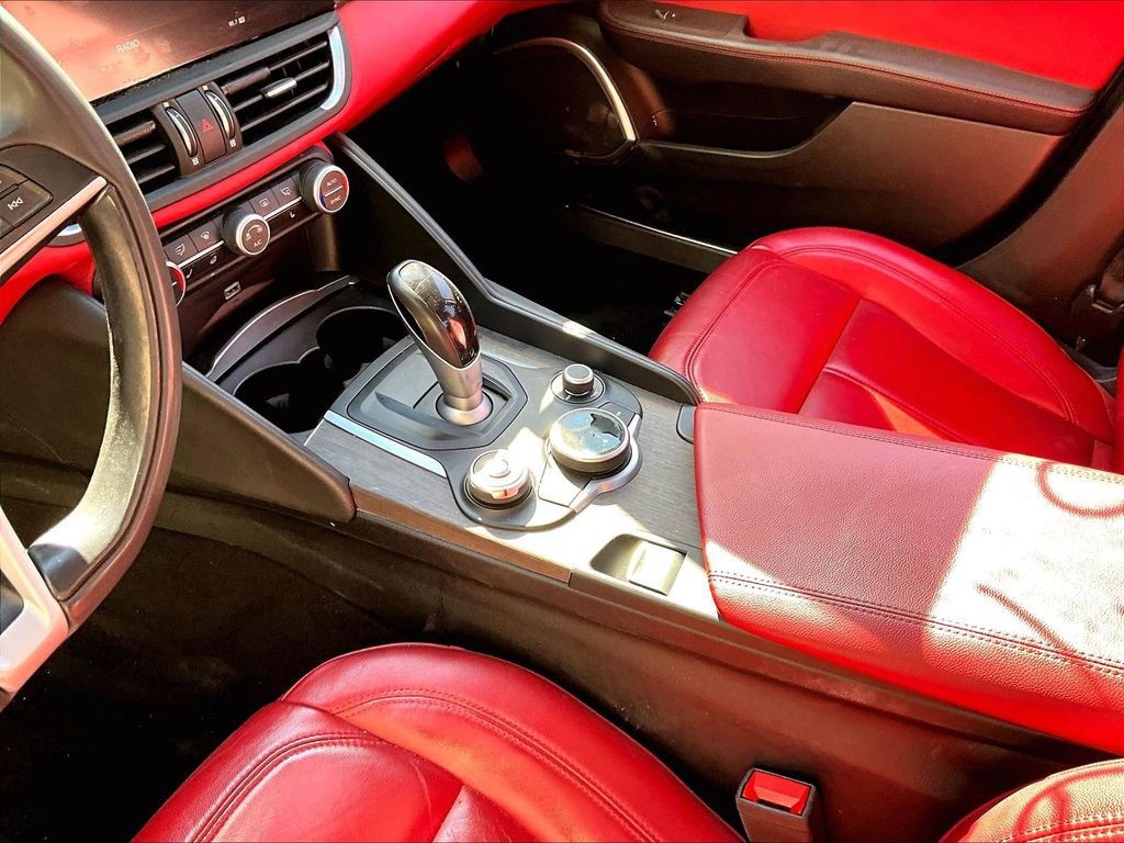Used 2019 Alfa Romeo Giulia Ti image 13