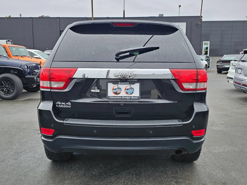 Used 2011 Jeep Grand Cherokee Laredo AWD/4WD image 7