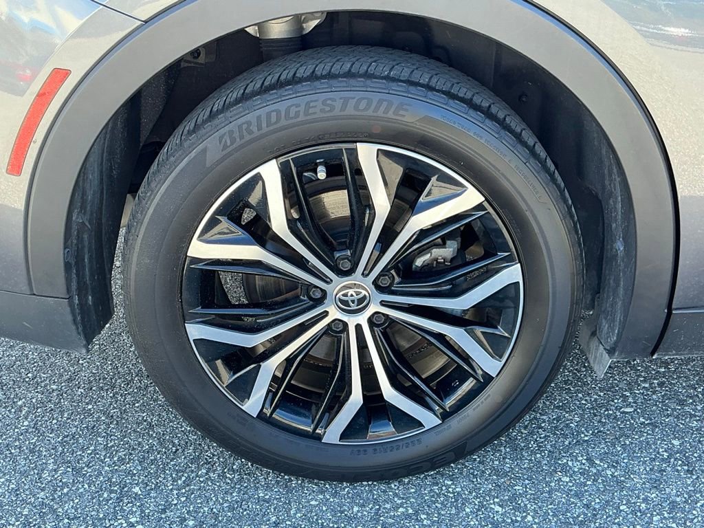 Used 2023 Toyota Crown XLE image 14