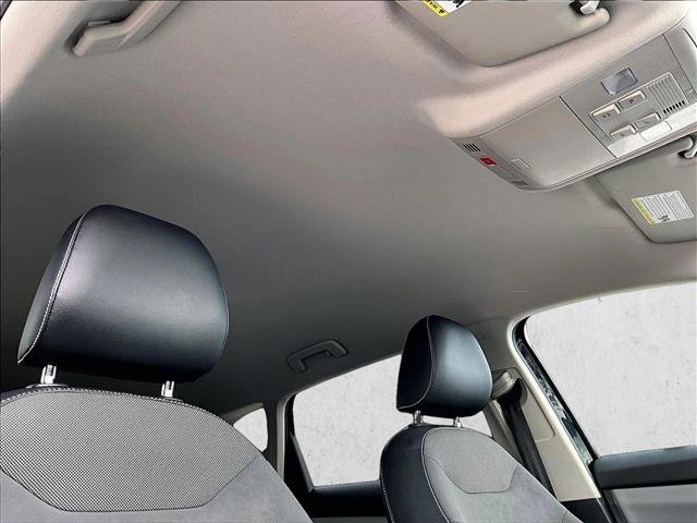 Used 2022 Volkswagen Taos SE image 17