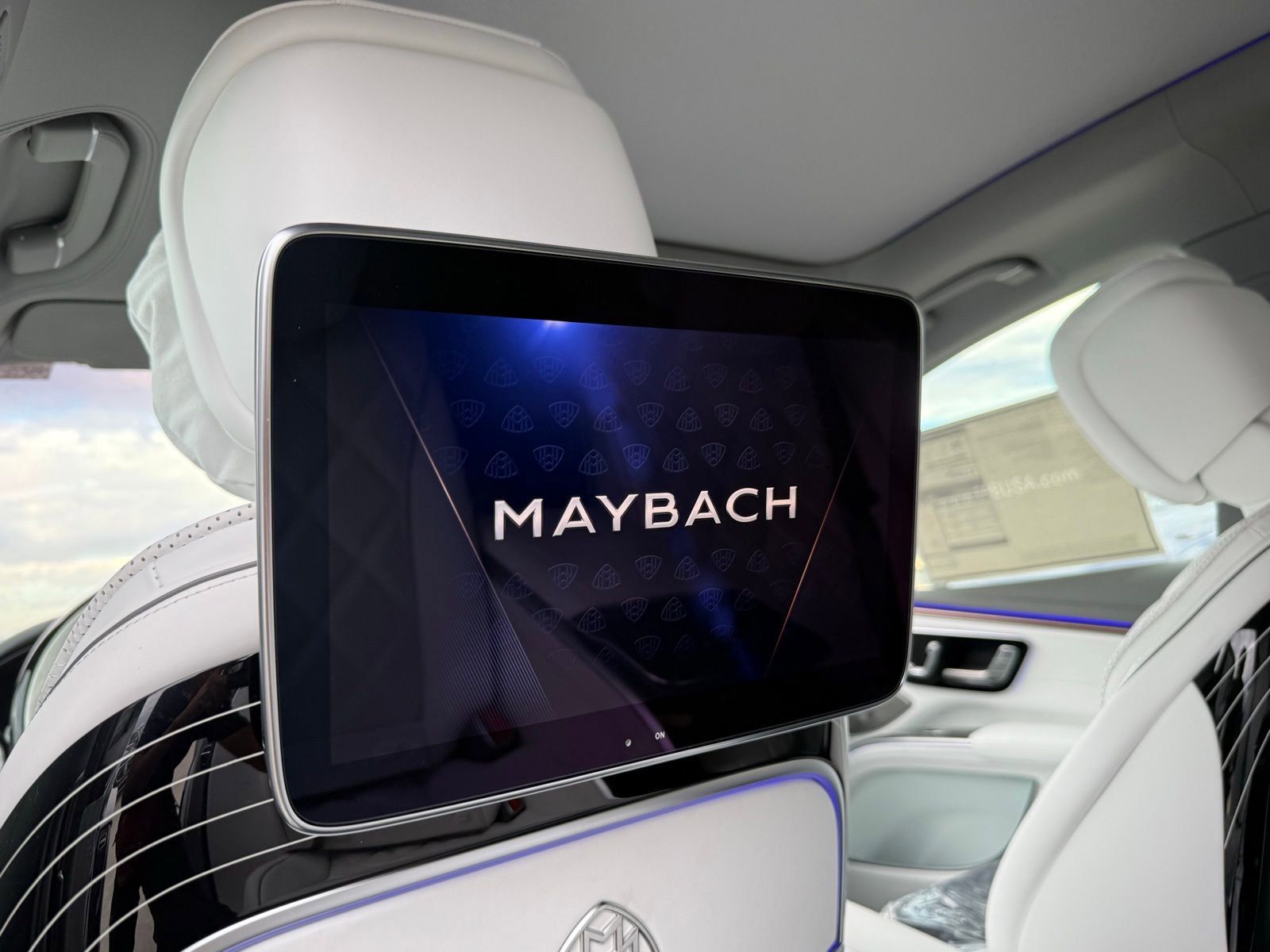 New 2025 Mercedes-Benz Maybach EQS 680 4MATIC image 29