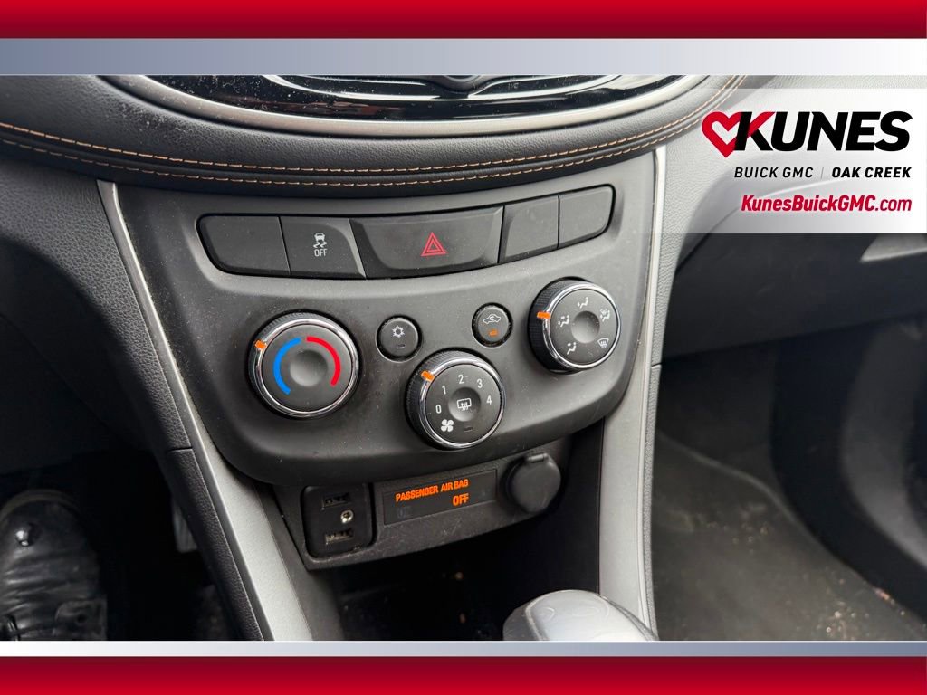 Used 2019 Chevrolet Trax LT w/ LT Convenience Package AWD/4WD image 20