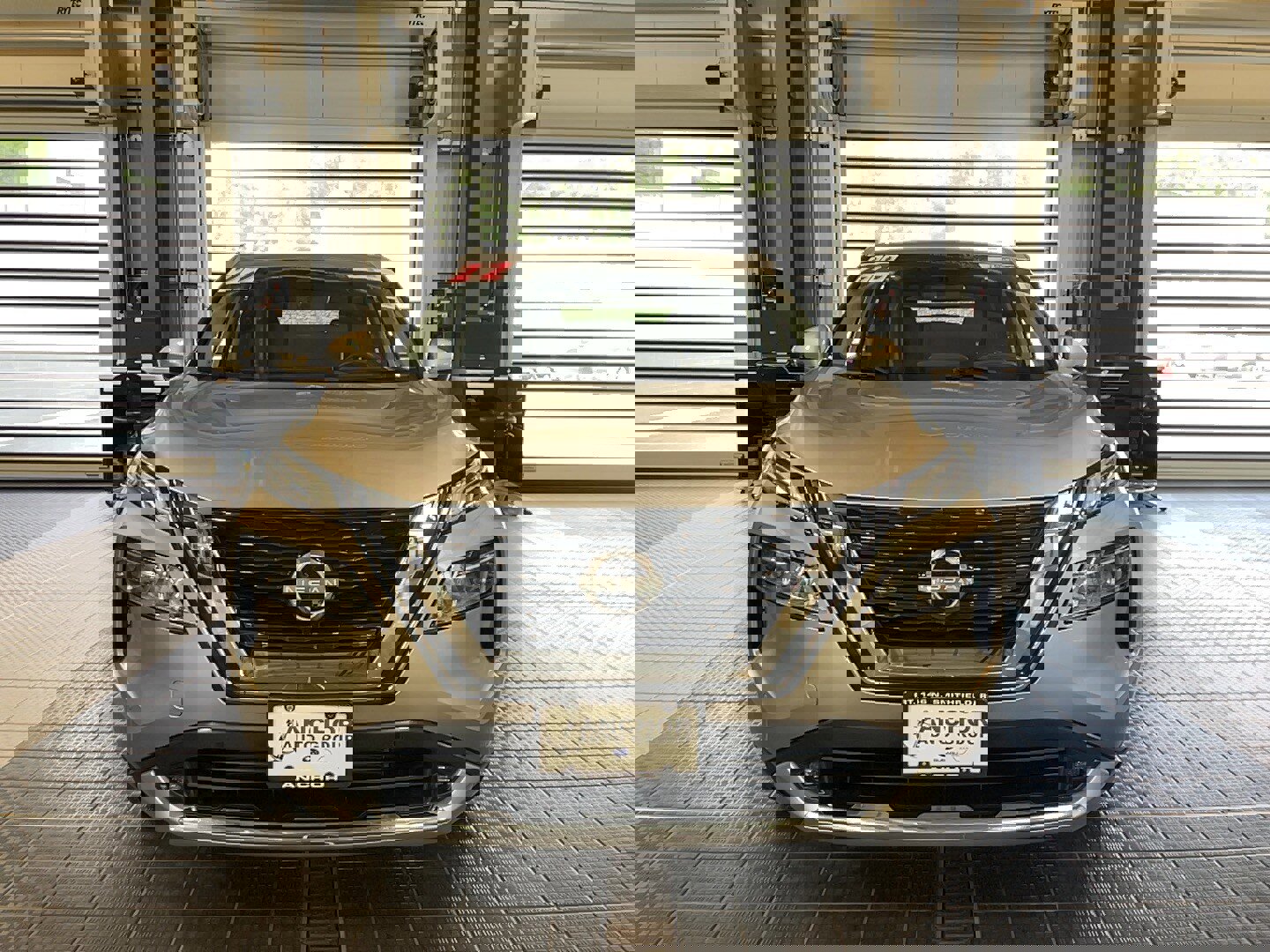 Used 2022 Nissan Rogue Platinum w/ Head-Up Display Package image 2