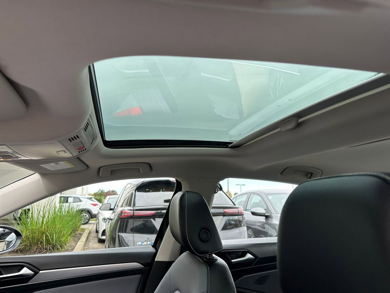 Used 2025 Volkswagen Jetta SE image 29