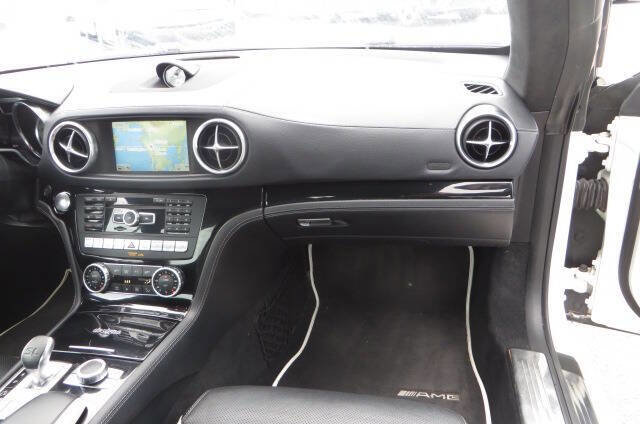 Used 2015 Mercedes-Benz SL 550 image 28