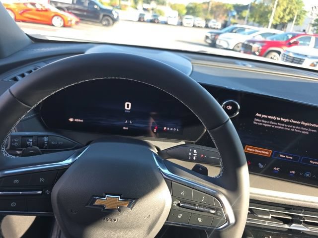New 2027 Chevrolet Traverse LT w/ Driver Confidence Package FWD image 18