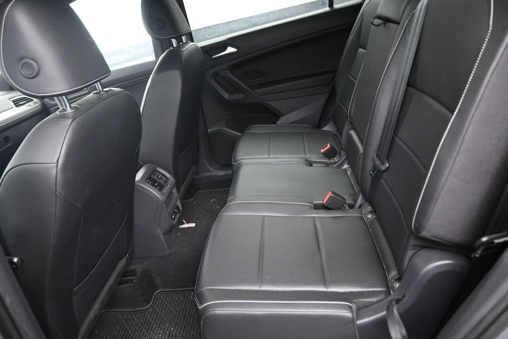 Used 2021 Volkswagen Tiguan SE R-Line FWD image 14