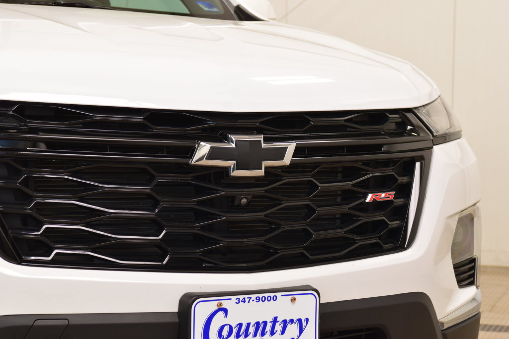 Used 2023 Chevrolet Traverse RS w/ LPO, Floor Liner Package AWD/4WD image 11