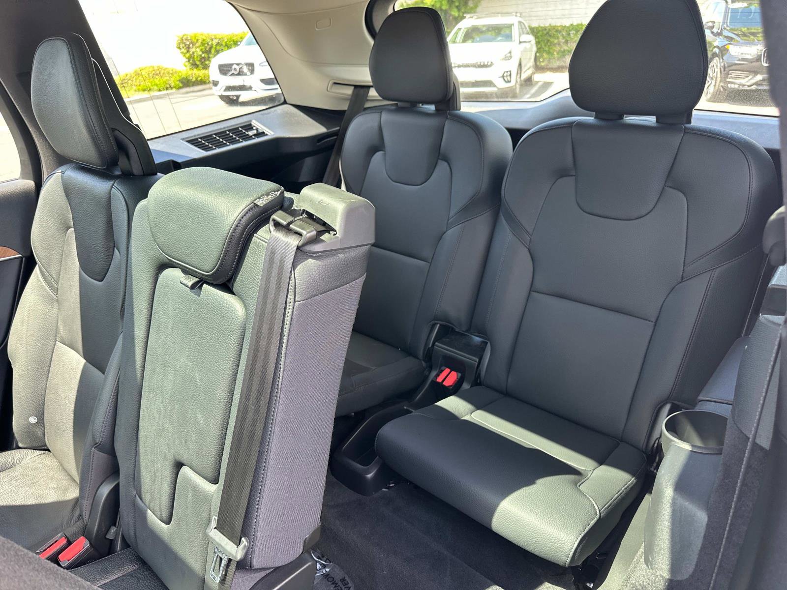 Certified 2023 Volvo XC90 T8 Plus image 35