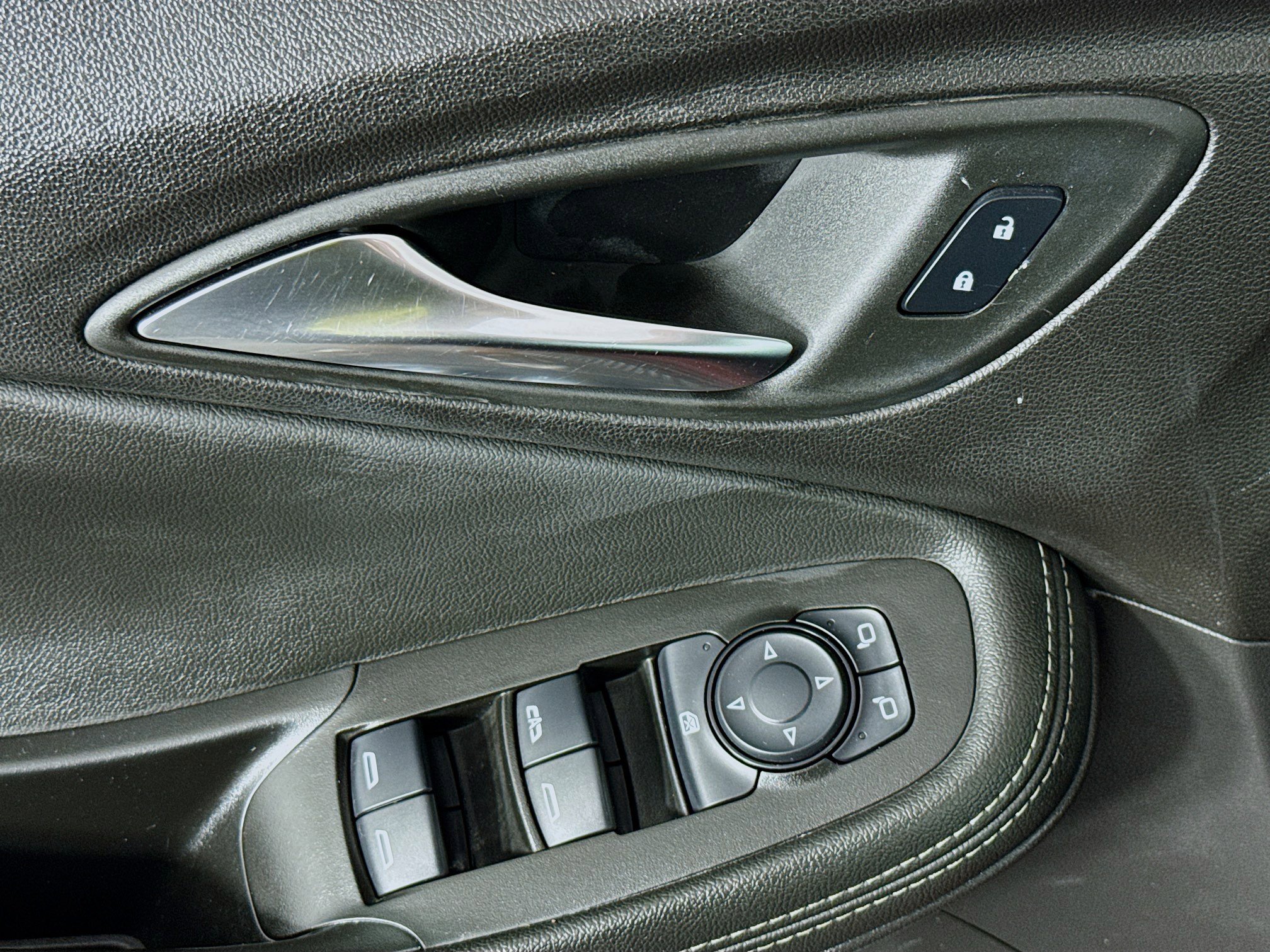 Used 2024 Buick Encore GX Sport Touring w/ Comfort Package image 23