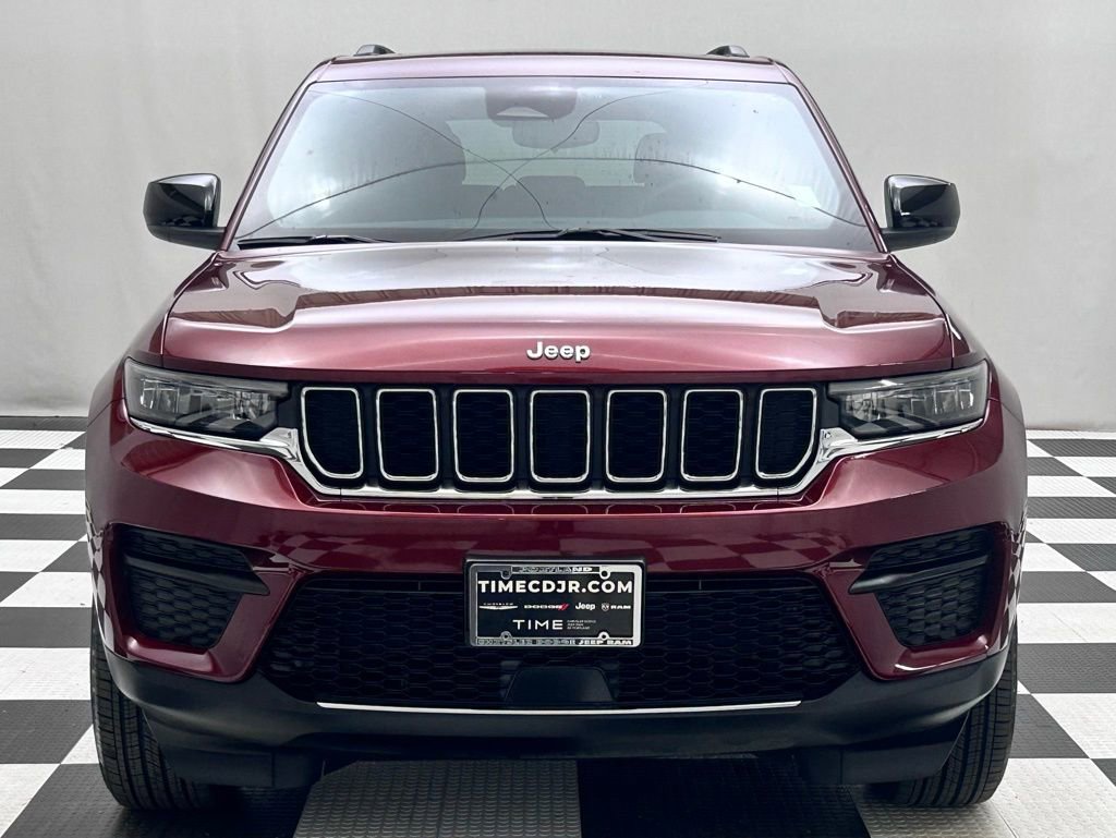 Used 2024 Jeep Grand Cherokee Laredo X w/ Trailer Tow Package image 3