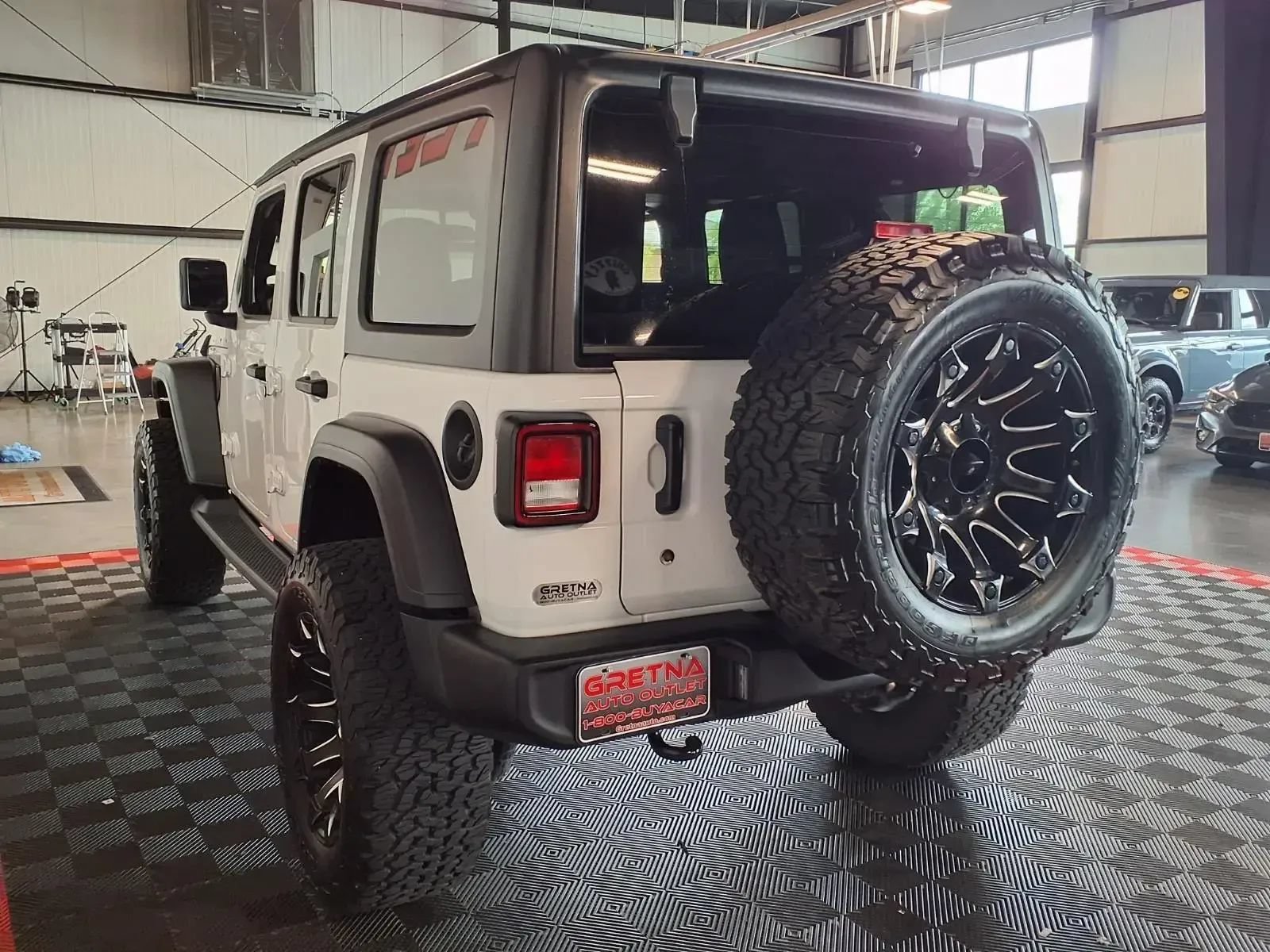 Used 2018 Jeep Wrangler Unlimited Sport S AWD/4WD image 4