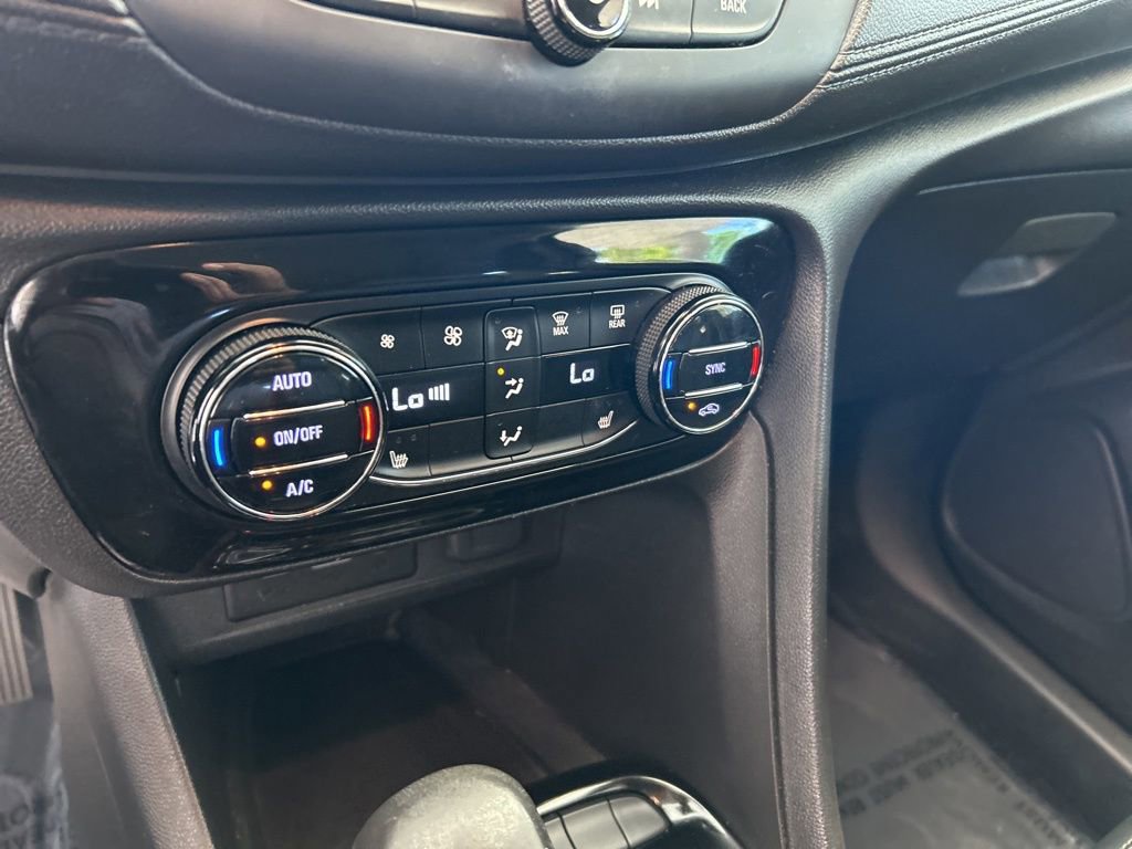 Used 2022 Buick Encore GX Select FWD image 43