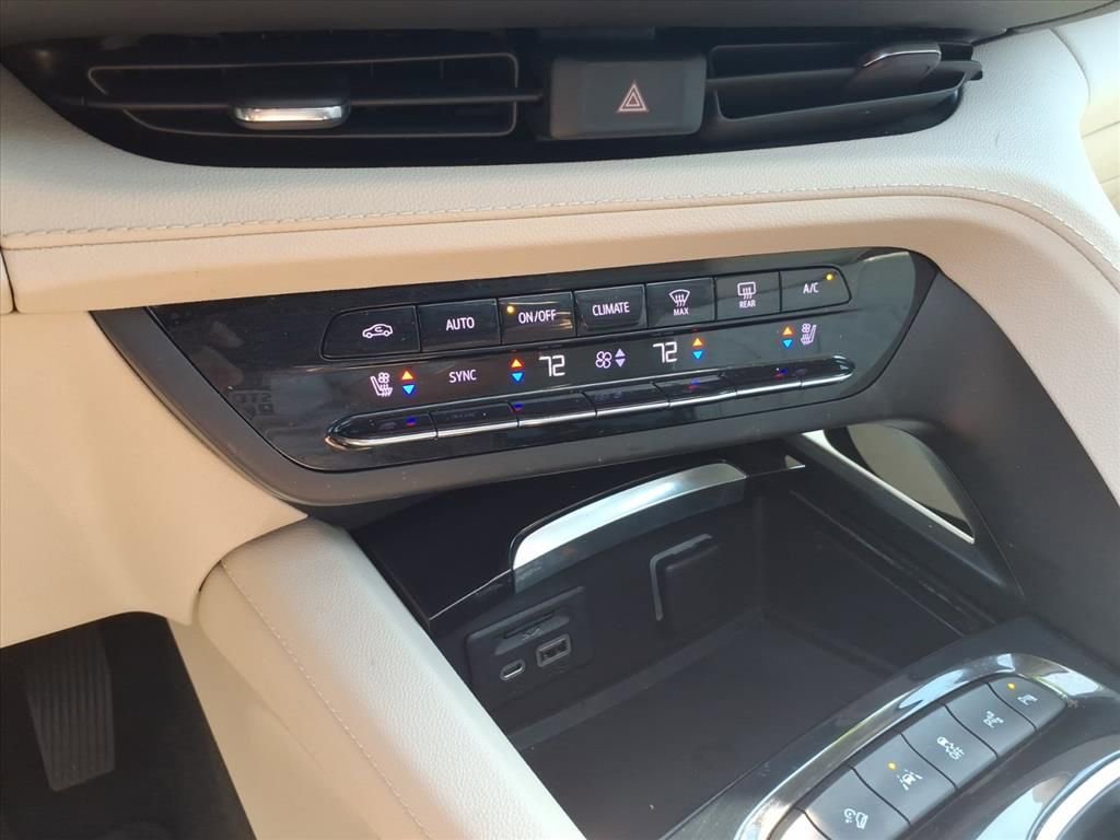 Used 2021 Buick Envision Avenir w/ Technology Package II AWD/4WD image 26