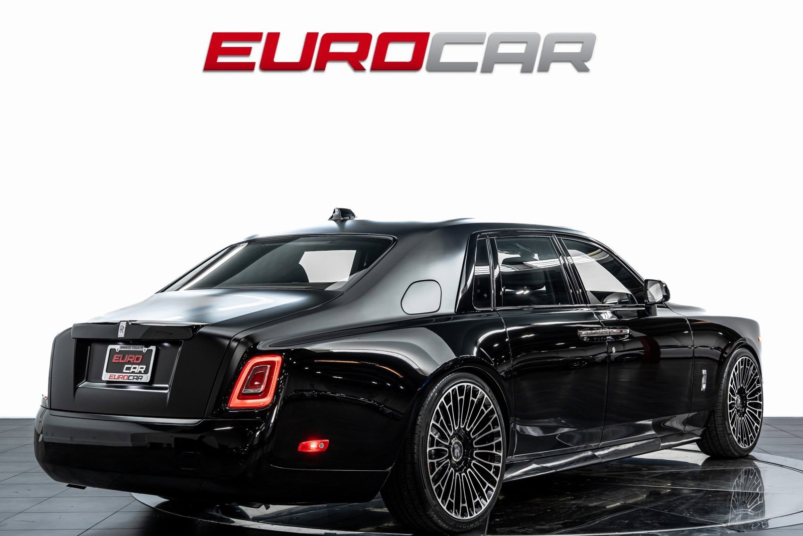 Used 2024 Rolls-Royce Phantom Sedan image 6