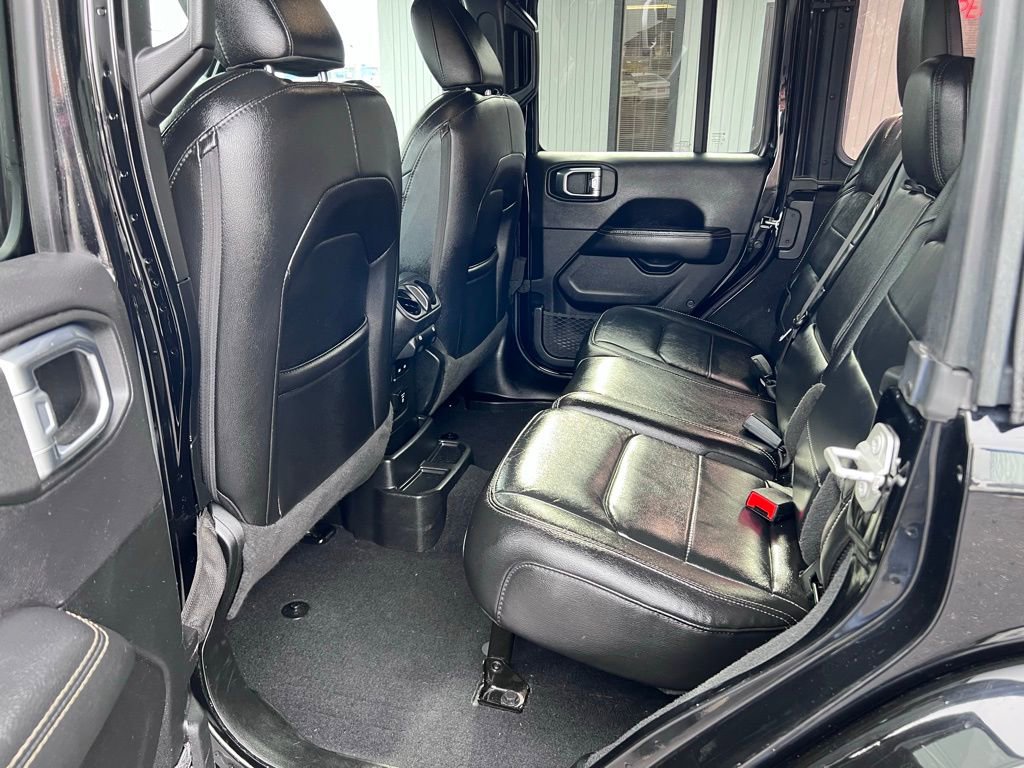 Used 2023 Jeep Wrangler Sahara w/ Cold Weather Group image 15