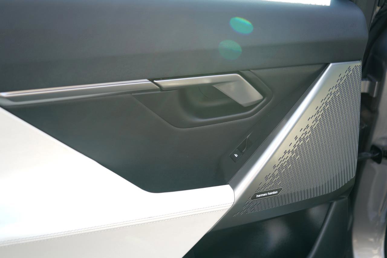 Used 2024 BMW 530i xDrive 530i xDrive Sedan w/ Convenience Package image 41