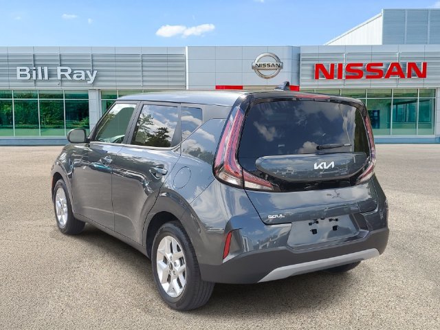 Used 2025 Kia Soul LX w/ LX Technology Package FWD image 3