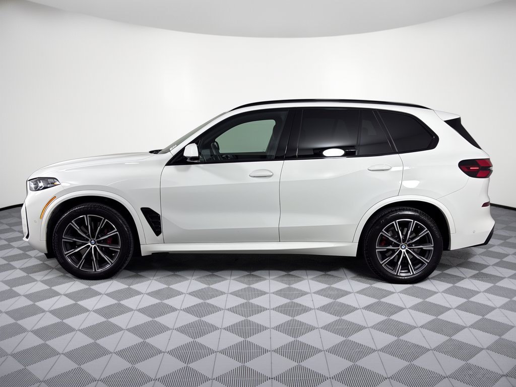 Certified 2024 BMW X5 sDrive40i w/ M Sport Package RWD image 2