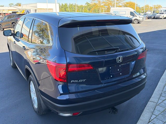 Used 2017 Honda Pilot LX image 2