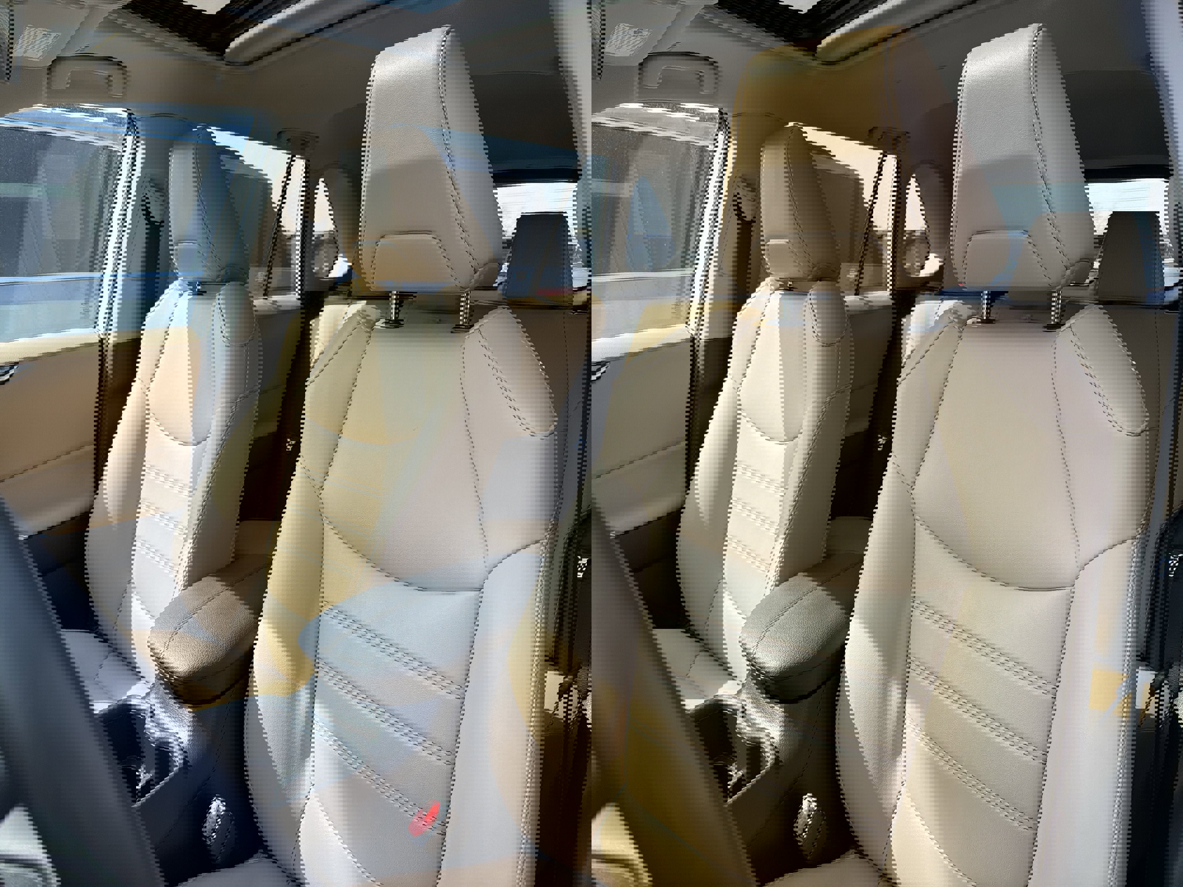 Used 2023 Toyota RAV4 XLE Premium image 10