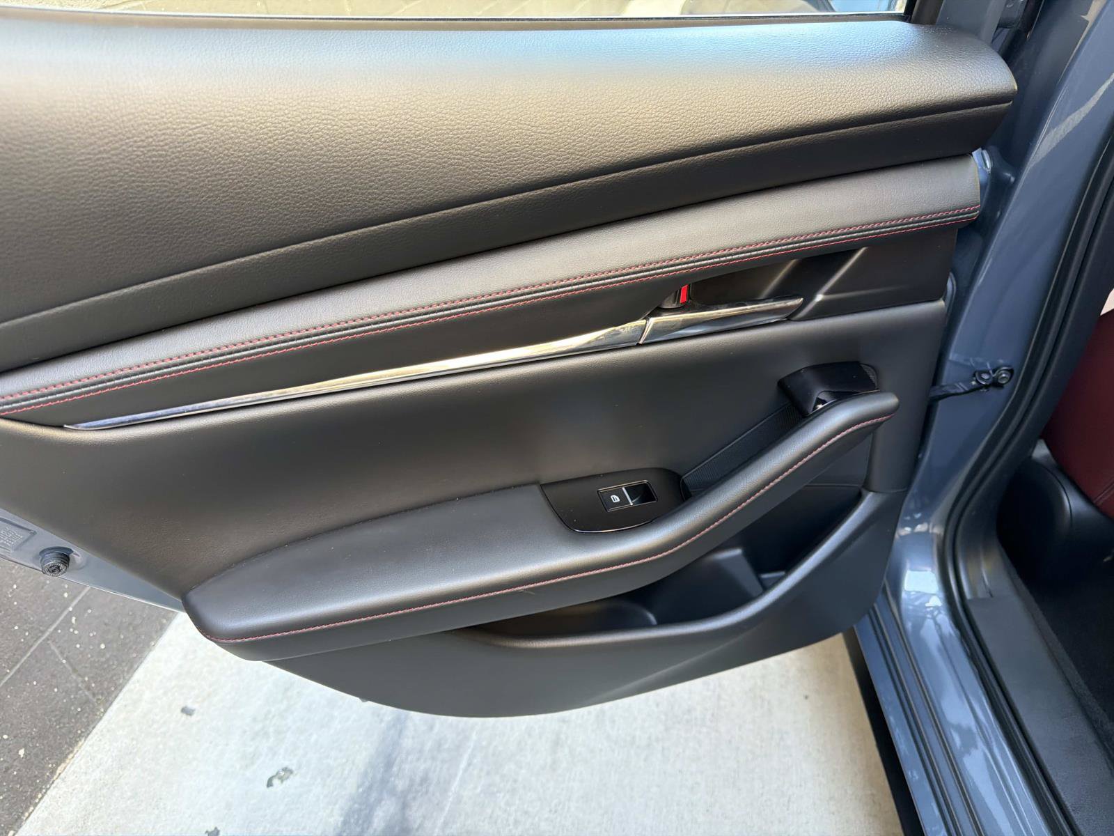 Used 2023 MAZDA MAZDA3 s FWD image 9