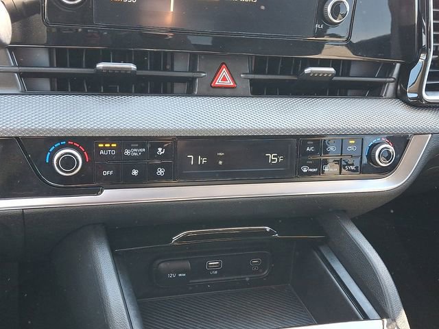 Used 2025 Kia Sportage LX image 15