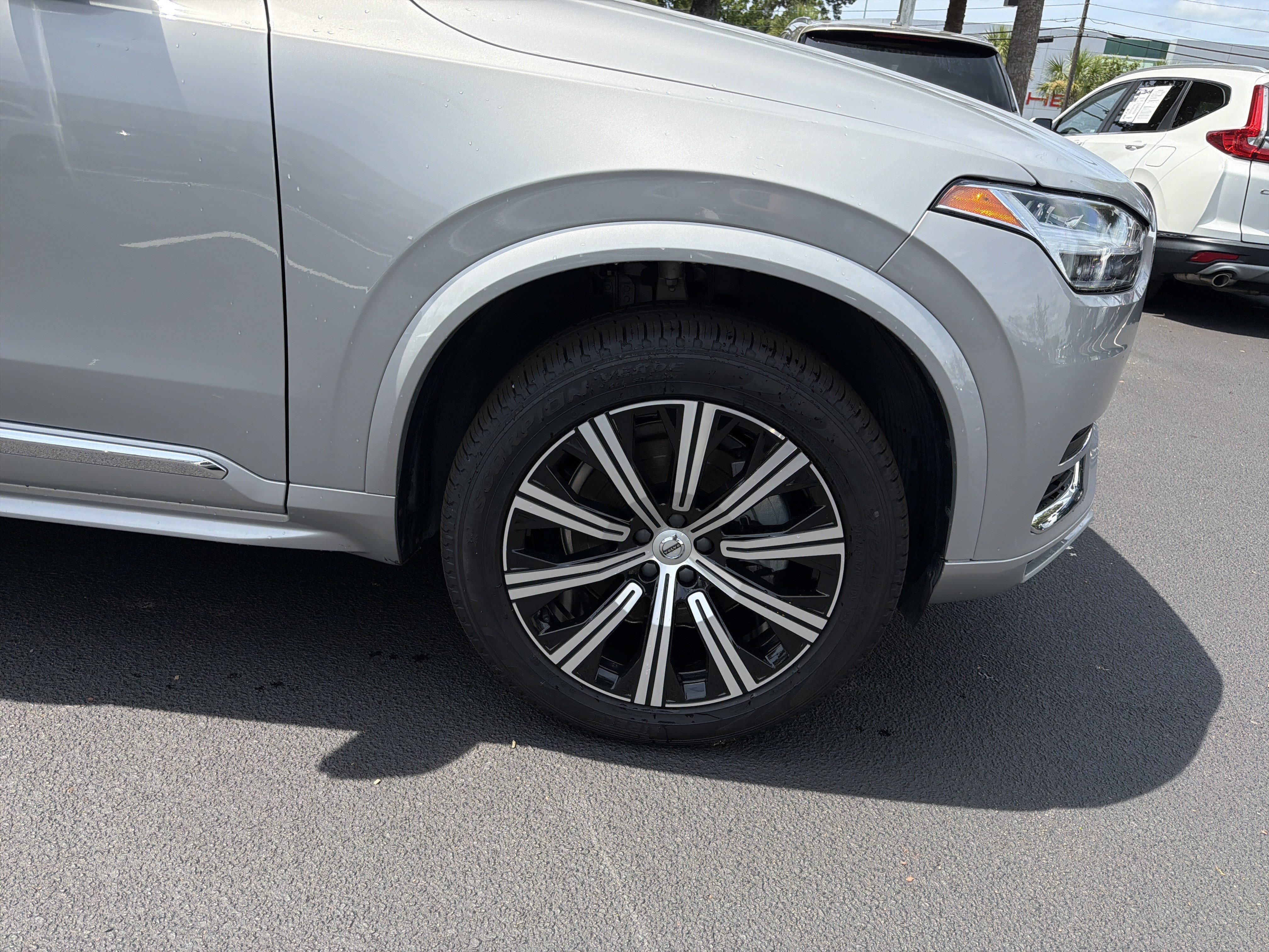 Certified 2025 Volvo XC90 B5 Core AWD/4WD image 12