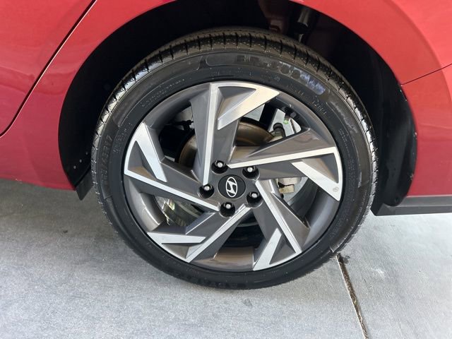 Certified 2025 Hyundai Elantra Sport image 34