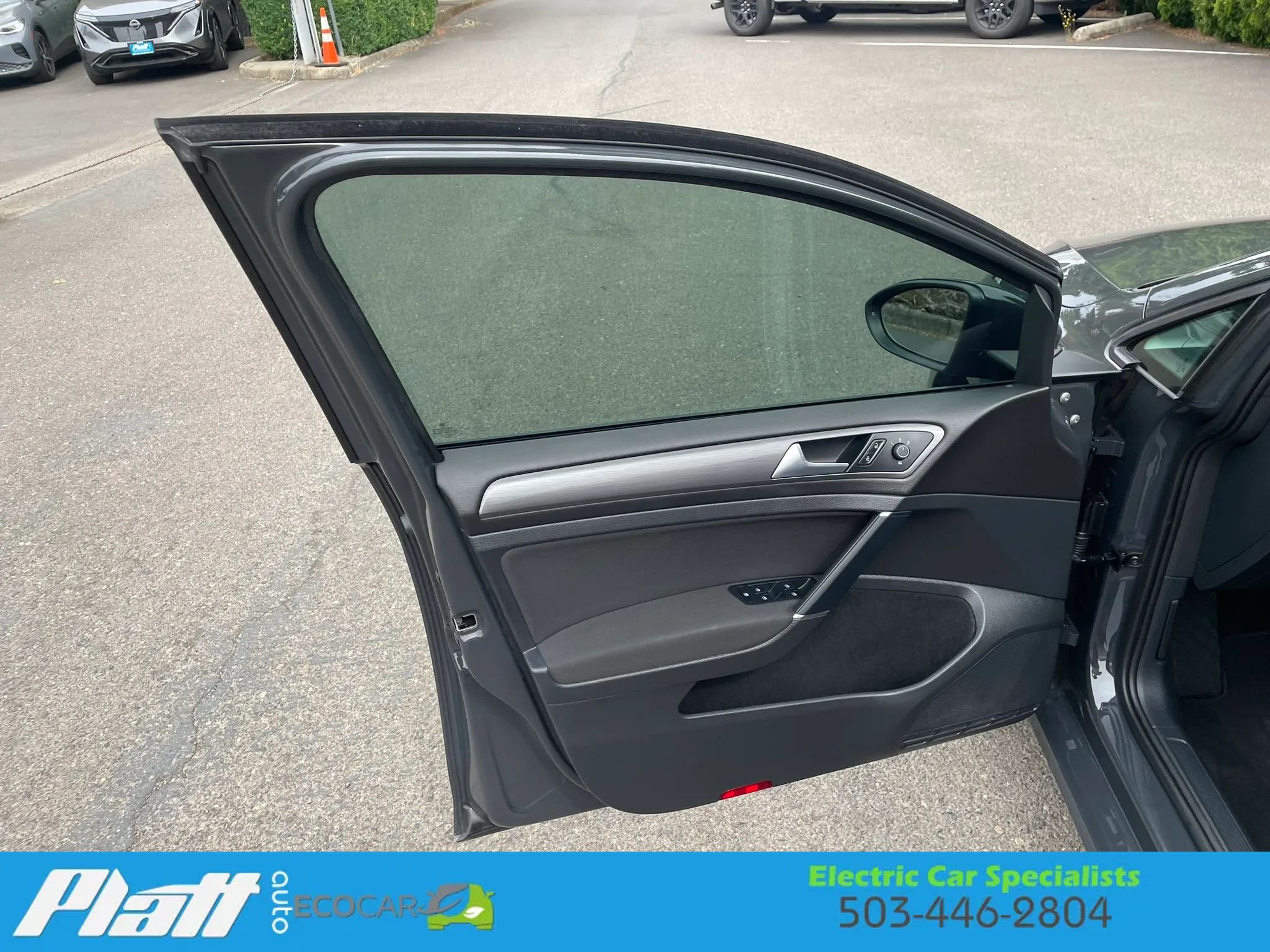 Used 2019 Volkswagen e-Golf SE w/ Driver Assistance Package FWD image 19