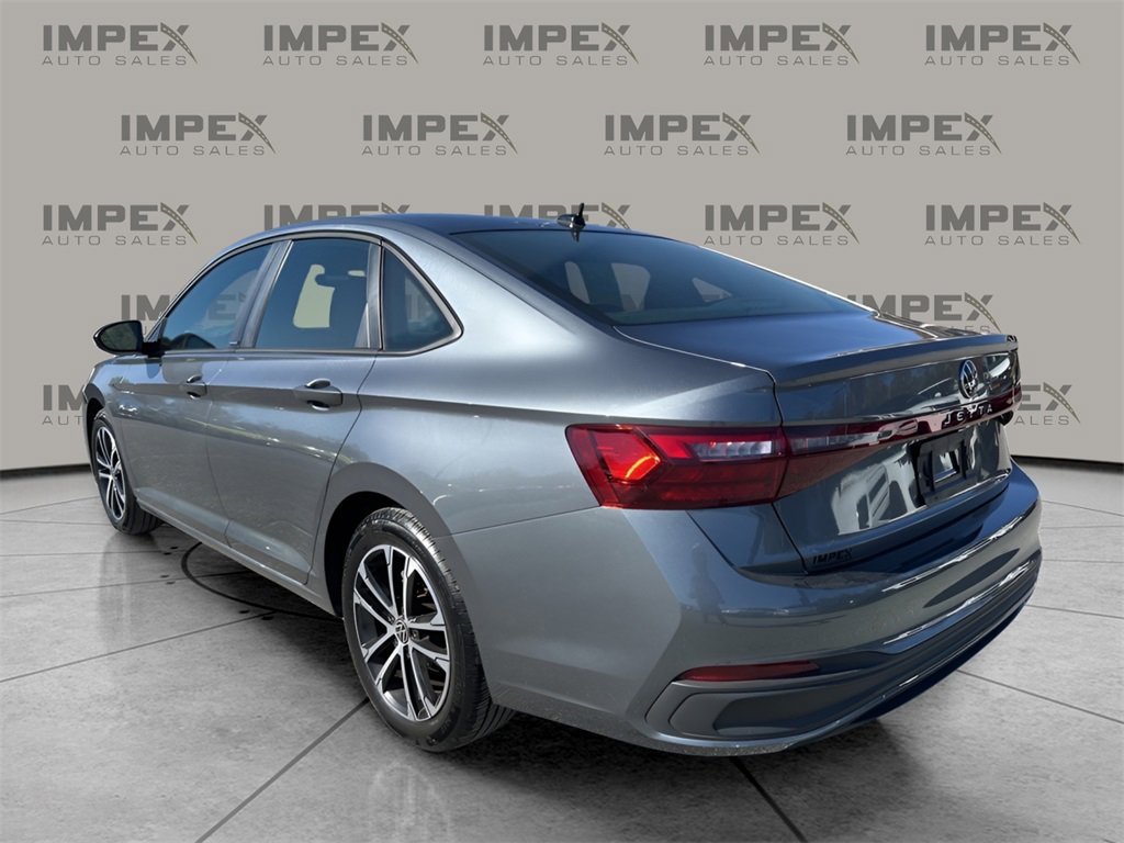 Used 2025 Volkswagen Jetta Sport image 3