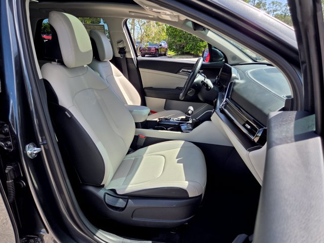 Used 2025 Kia Sportage EX w/ Premium Package FWD image 22
