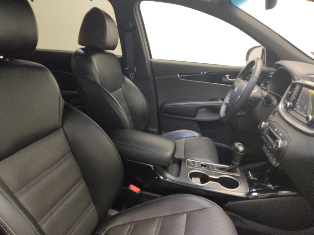 Used 2019 Kia Sorento SX image 21