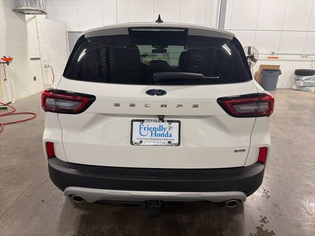 Used 2024 Ford Escape SE w/ PHEV Premium Package image 4