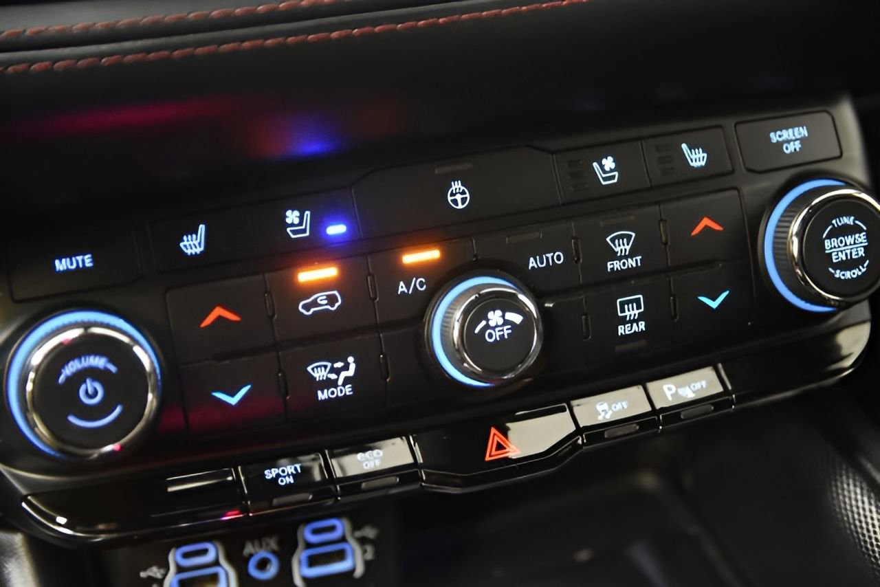 Used 2021 Dodge Durango R/T w/ Blacktop Package RWD image 25
